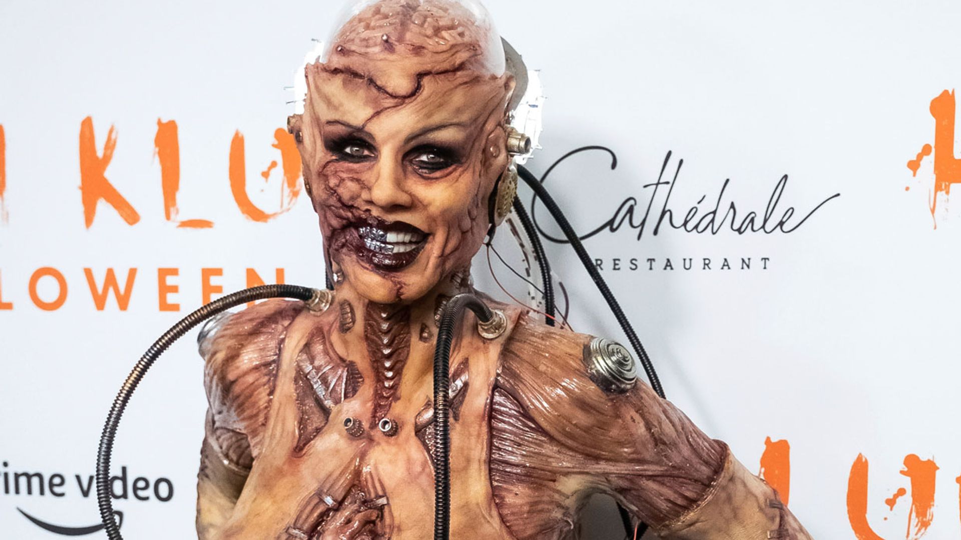 ¡Diez horas de maquillaje! Heidi Klum vuelve a superarse con su traje de Halloween al estilo 'Alien'