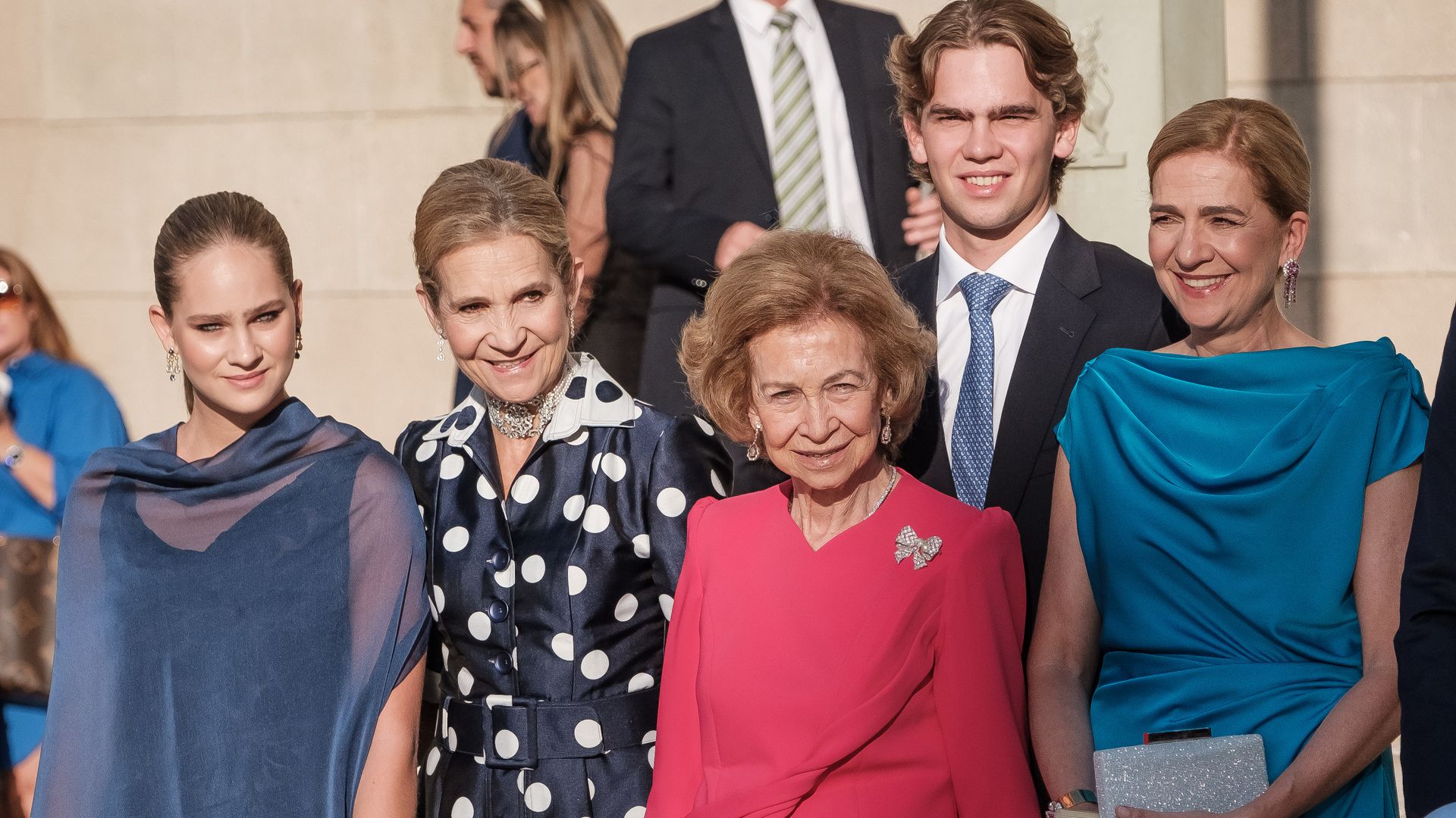 Tu vestido me suena y tus joyas también: los looks de las invitadas españolas en la boda de Teodora de Grecia