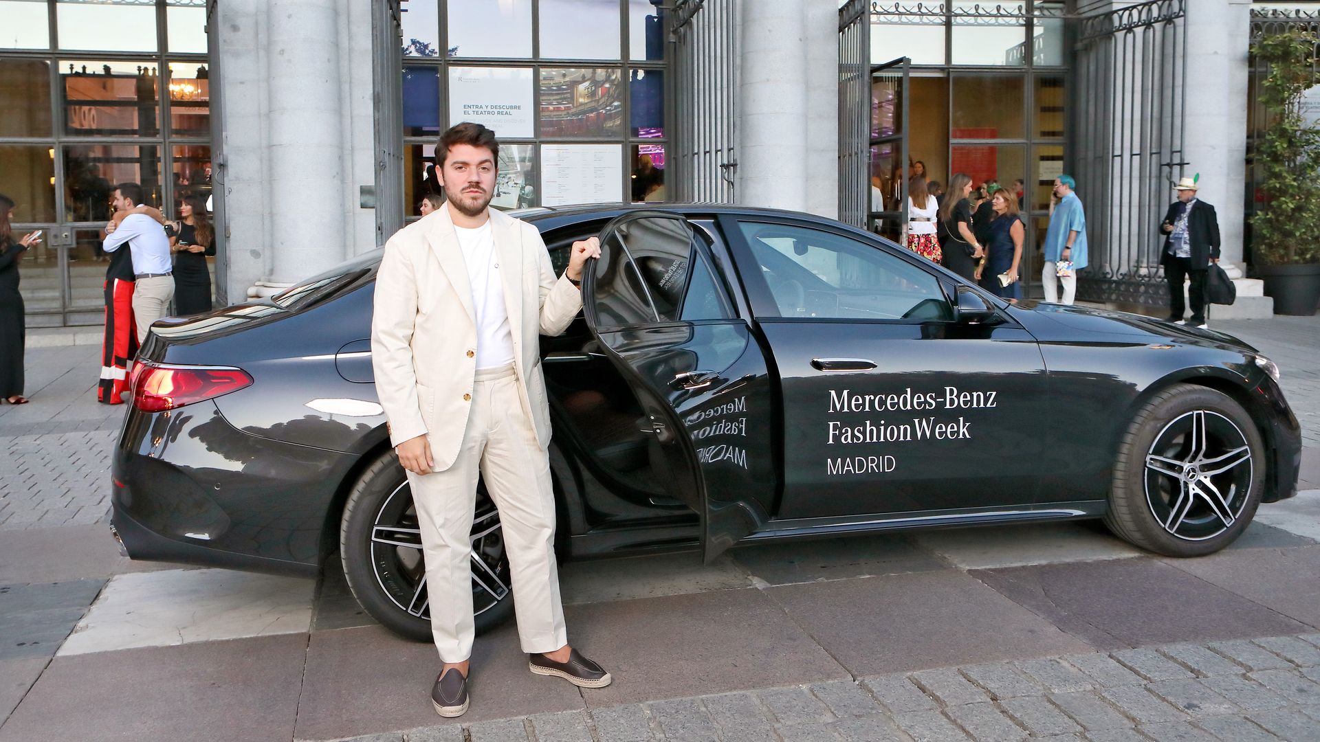 Así fue la entrada triunfal de los invitados a la fiesta de apertura de la MBFWM