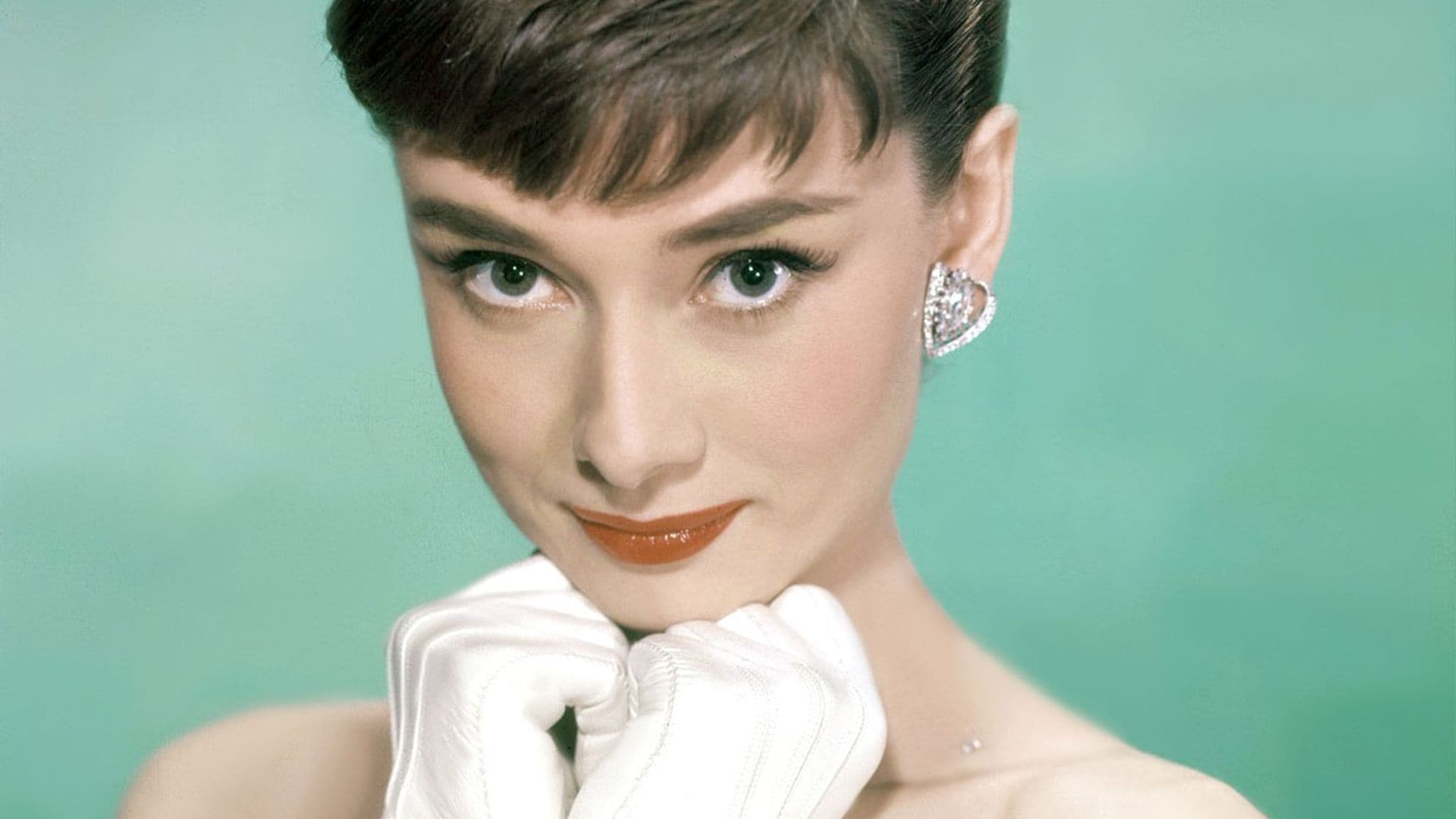 'Doe eyes': maquillarte los ojos como Audrey Hepburn es la nueva tendencia viral