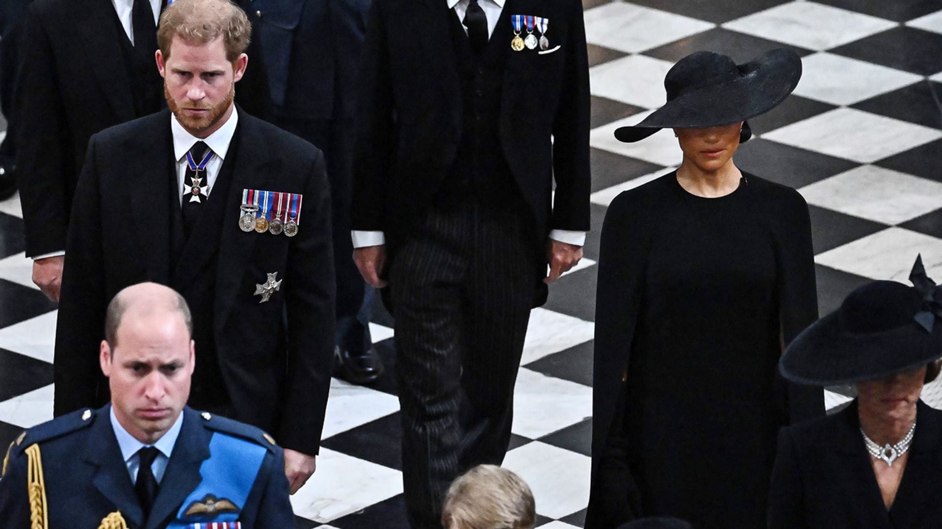 Harry y Meghan se despiden de la única persona intocable para ellos, a la vez que 'pierden galones'