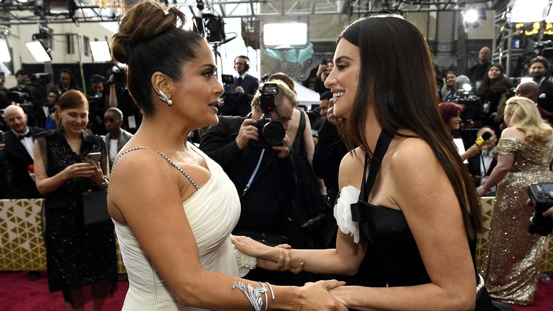 '¡Teníamos hambre!', el momento más divertido de Penélope Cruz y Salma Hayek en los Oscar