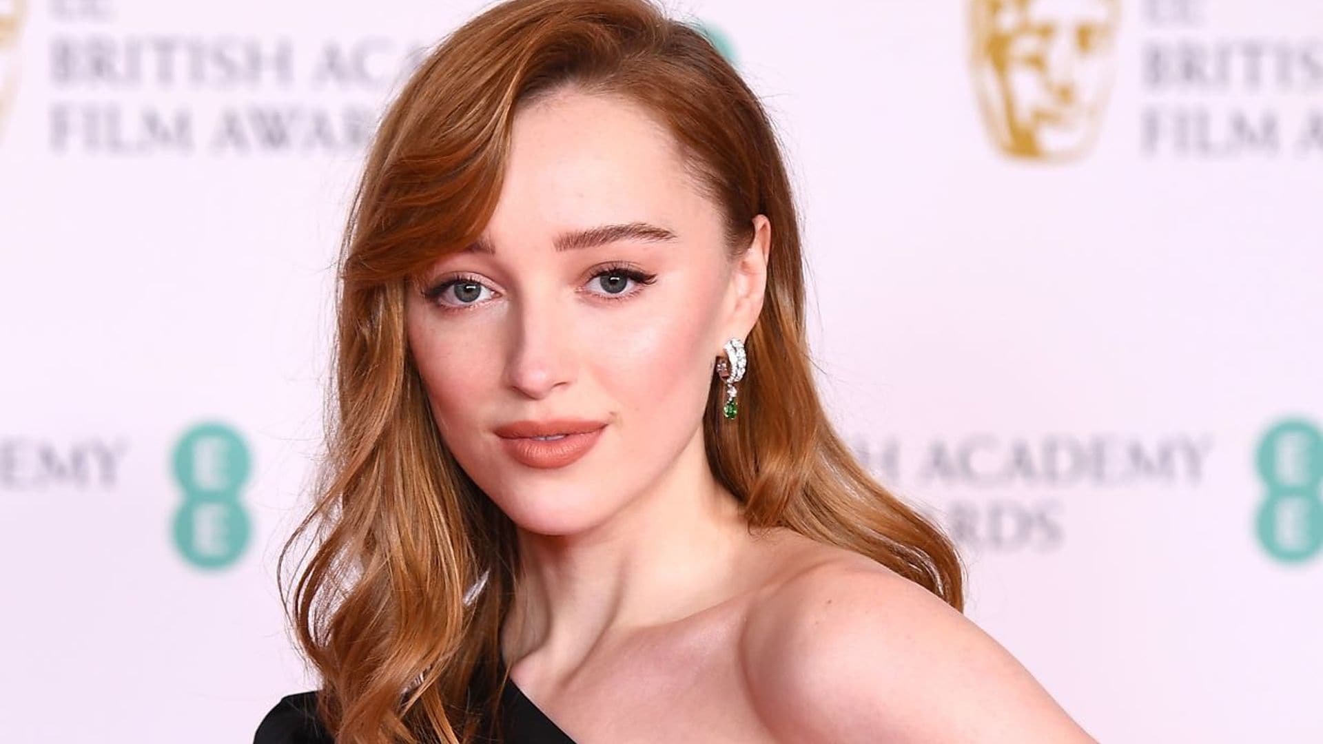 Phoebe Dynevor ('Los Bridgerton'), lista para su nueva serie como protagonista y productora