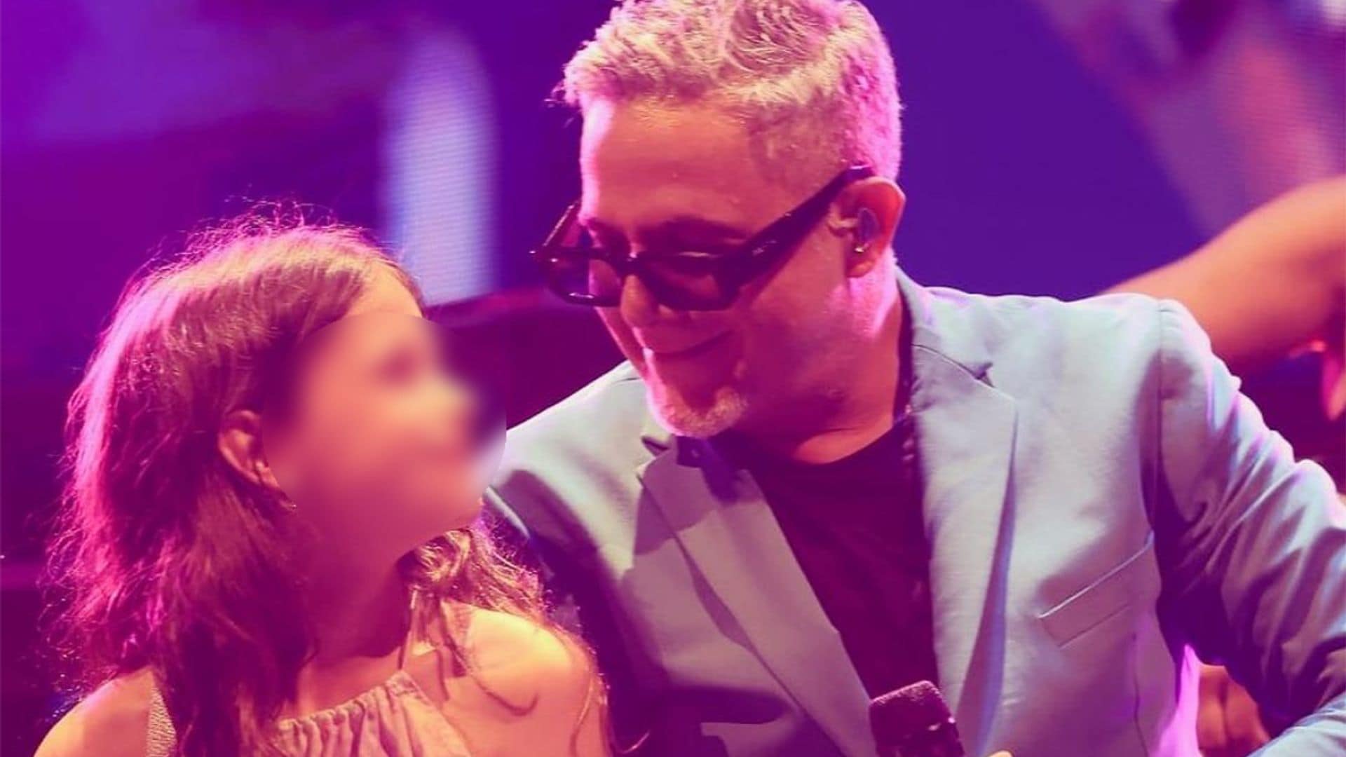 Lo que no se vio del concierto en el que Alejandro Sanz subió al escenario a su hija Alma