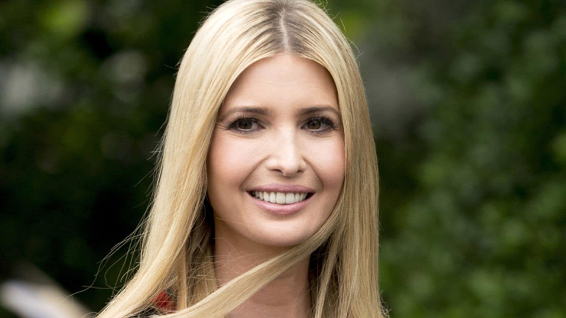 La original camisa con la que Ivanka Trump renuncia, por una vez, a su estilo clásico