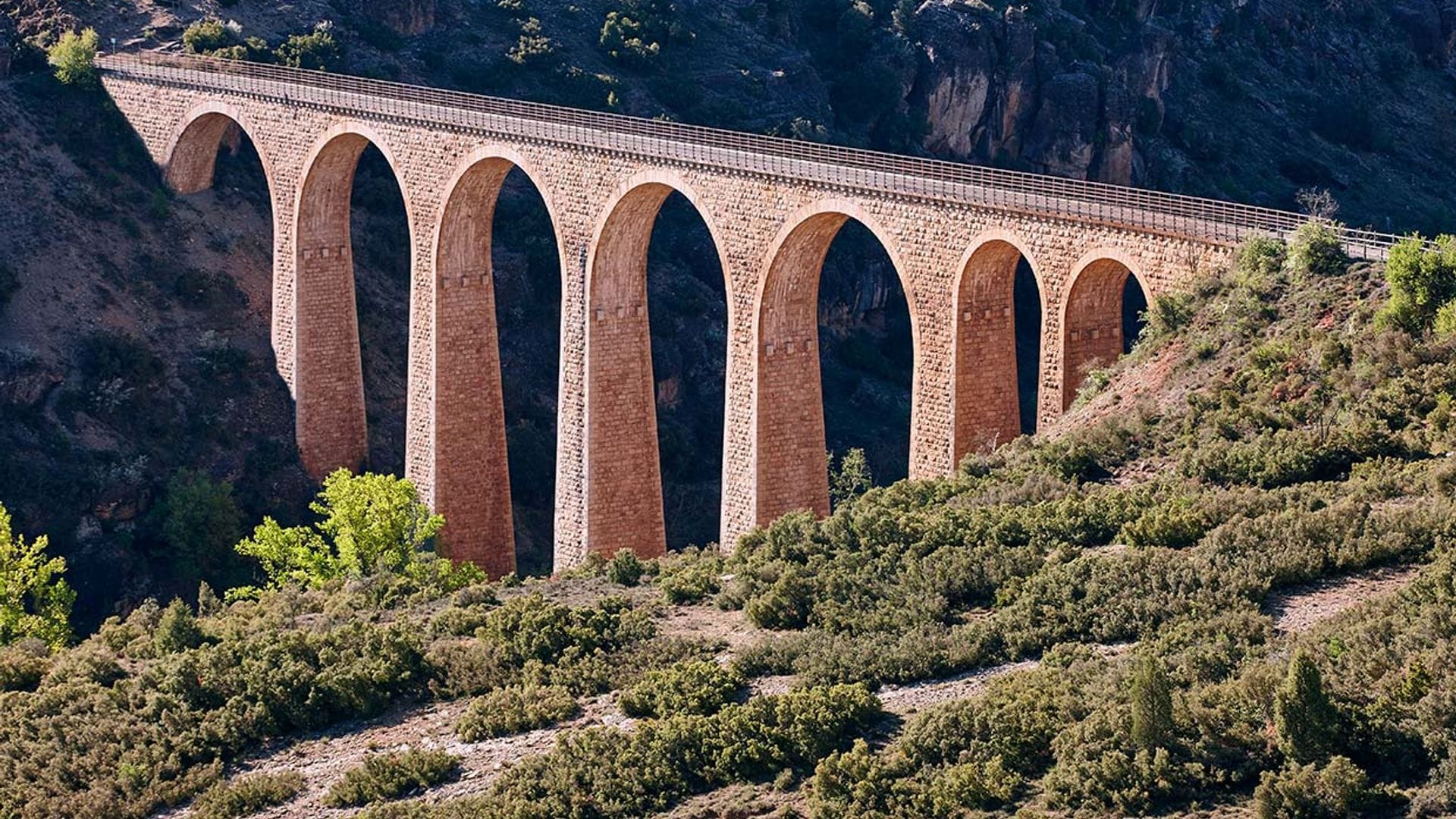 La Ruta de los Ojos Negros: en bici  desde Teruel a Valencia