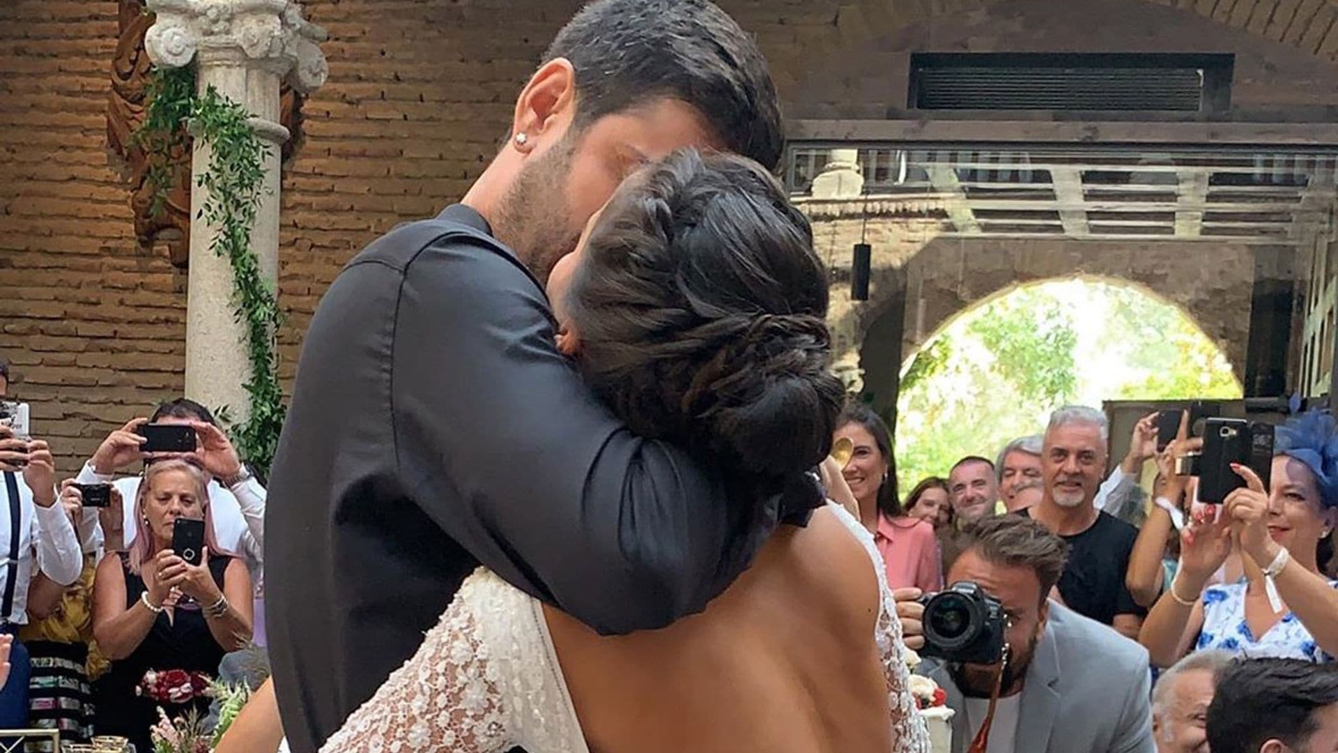 ¡Que viva el amor! Melendi publica imágenes inéditas de la boda dedicadas a su 'chica perfecta'