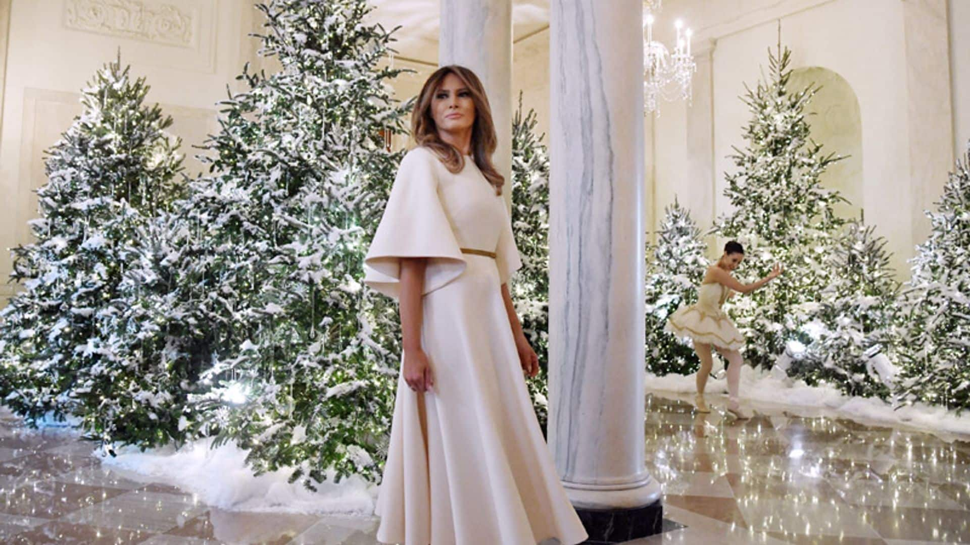 Melania Trump muestra la llamativa decoración de la Casa Blanca en sus primeras Navidades como Primera Dama