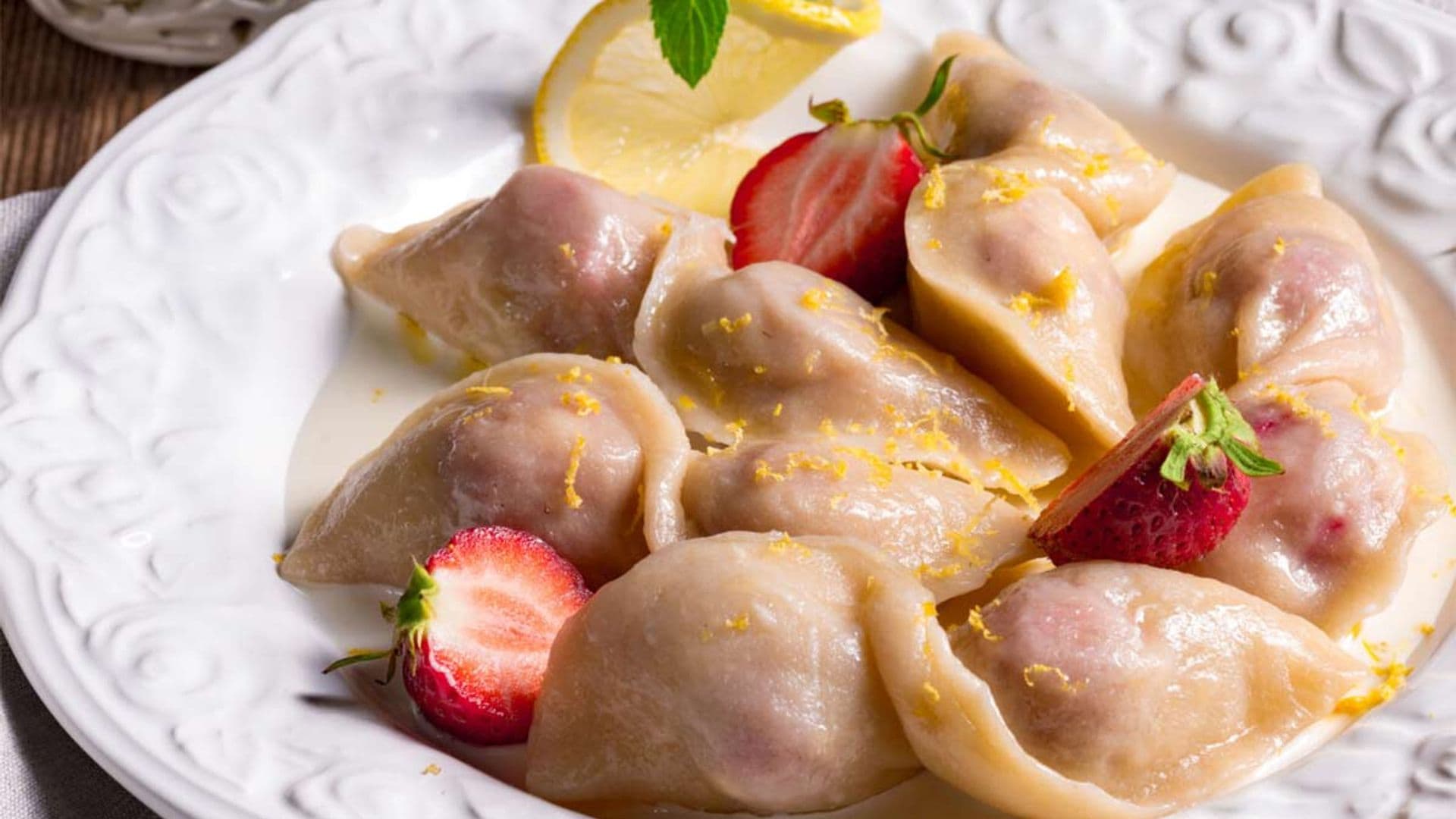 Raviolis de fresas con salsa inglesa