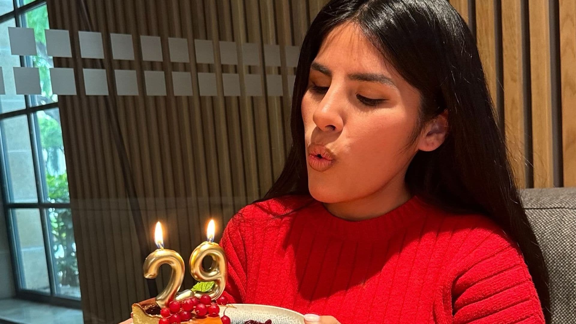 Isa Pantoja celebra su 29 cumpleaños con su marido y su hijo, y con la cariñosa felicitación de Anabel Pantoja