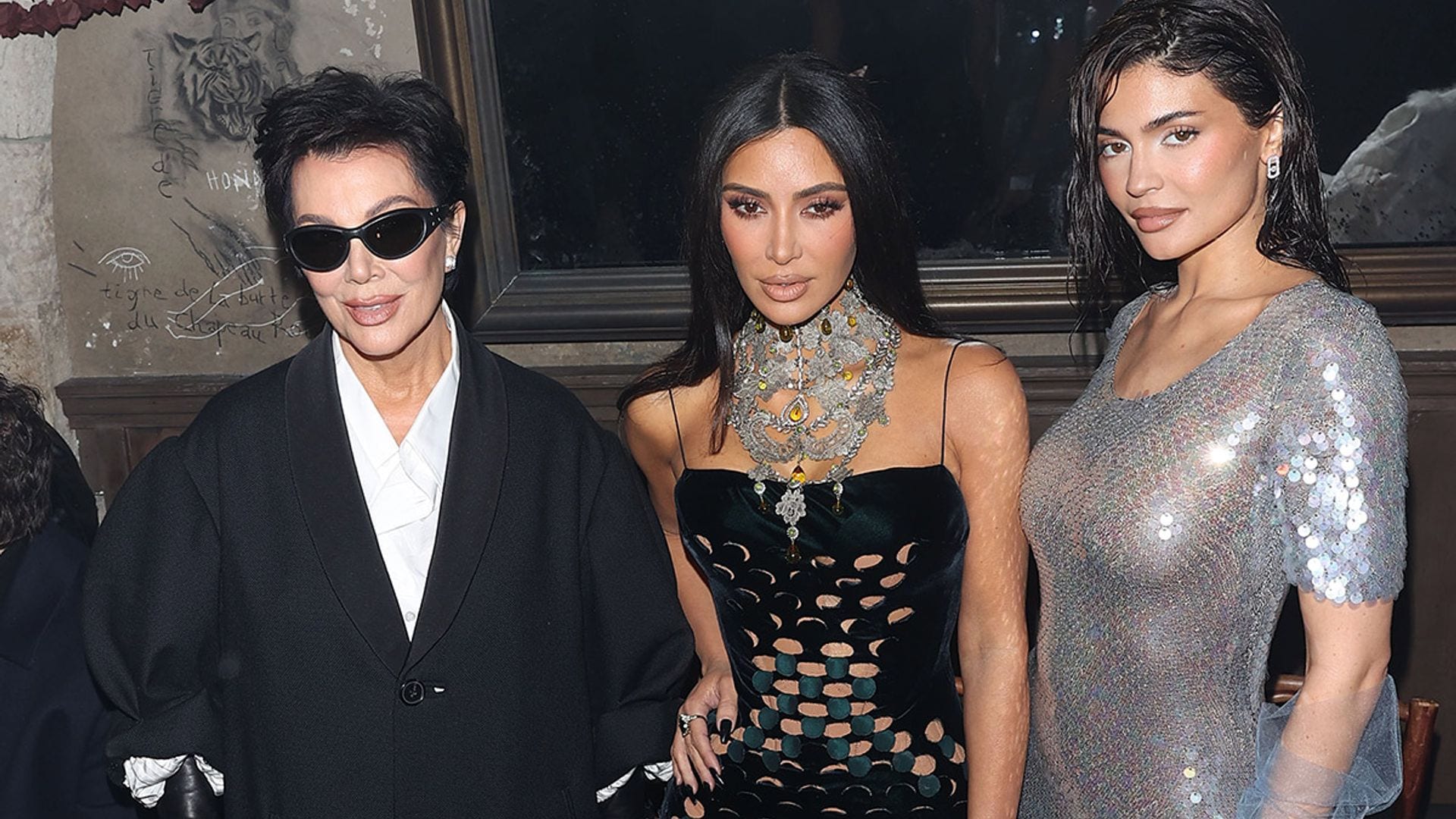 El clan Kardashian revoluciona París con sus impactantes estilismos