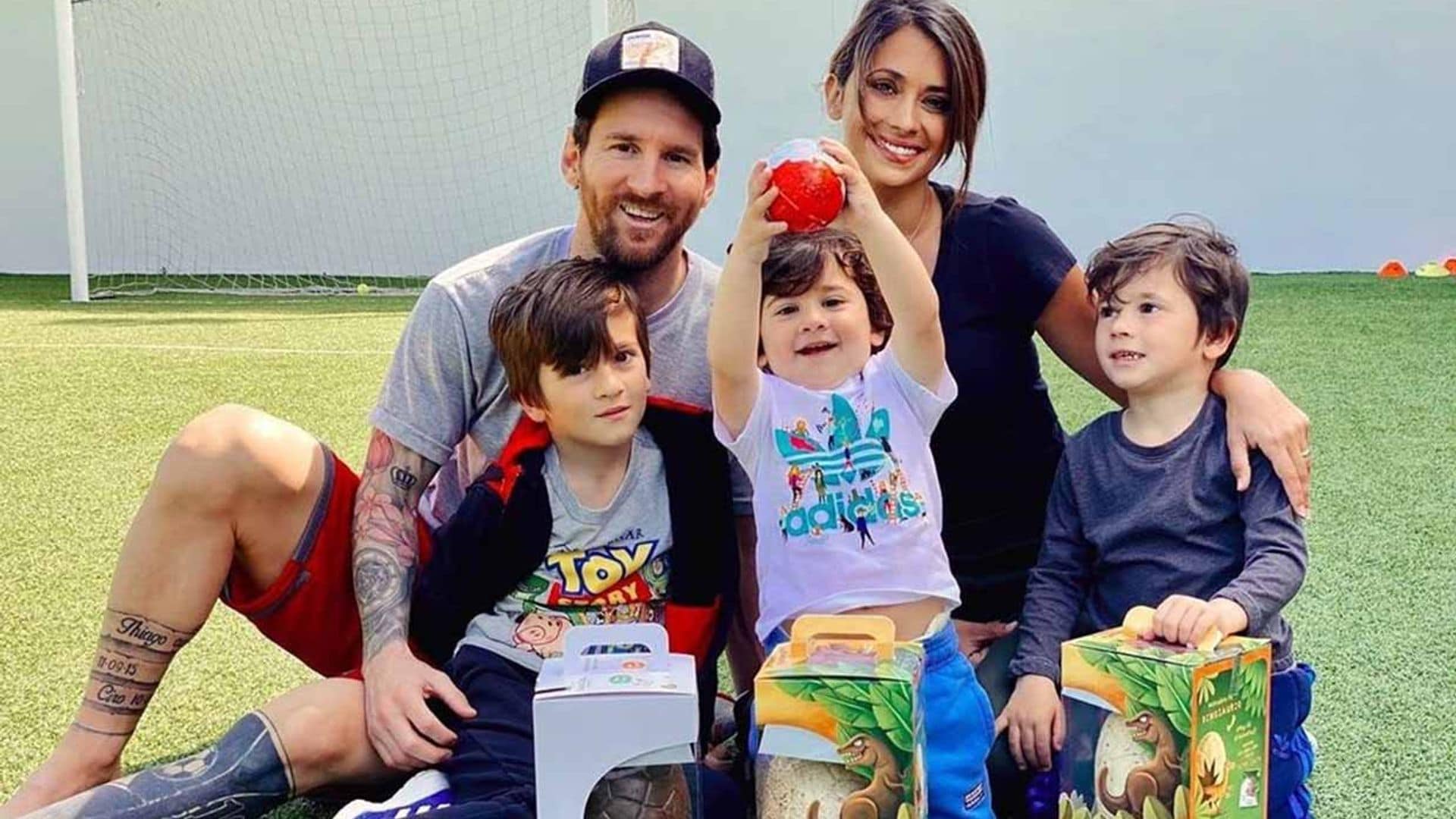 La original Pascua con huevos de dinosaurio de los hijos de Antonela Roccuzzo y Leo Messi