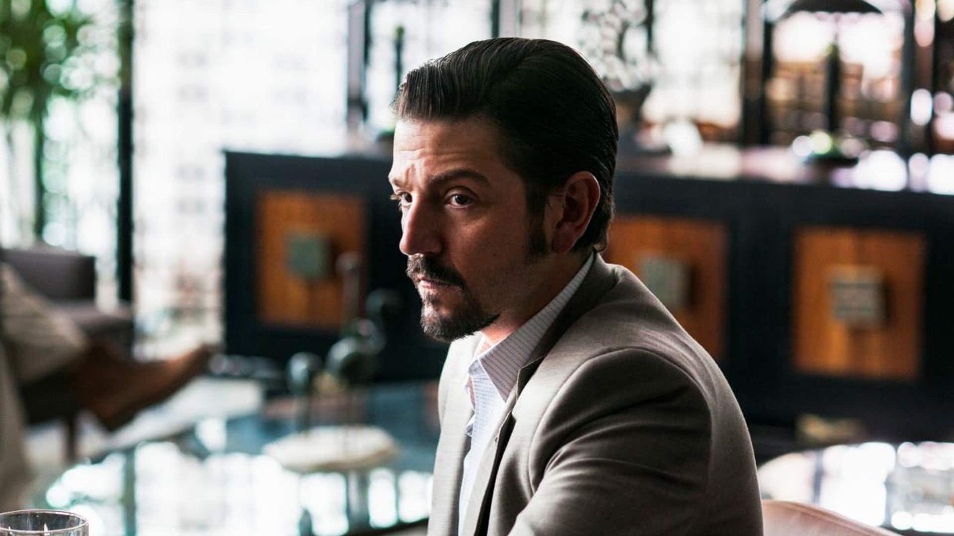 Diego Luna pone fecha al regreso de 'Narcos: México' en el adelanto de su segunda temporada