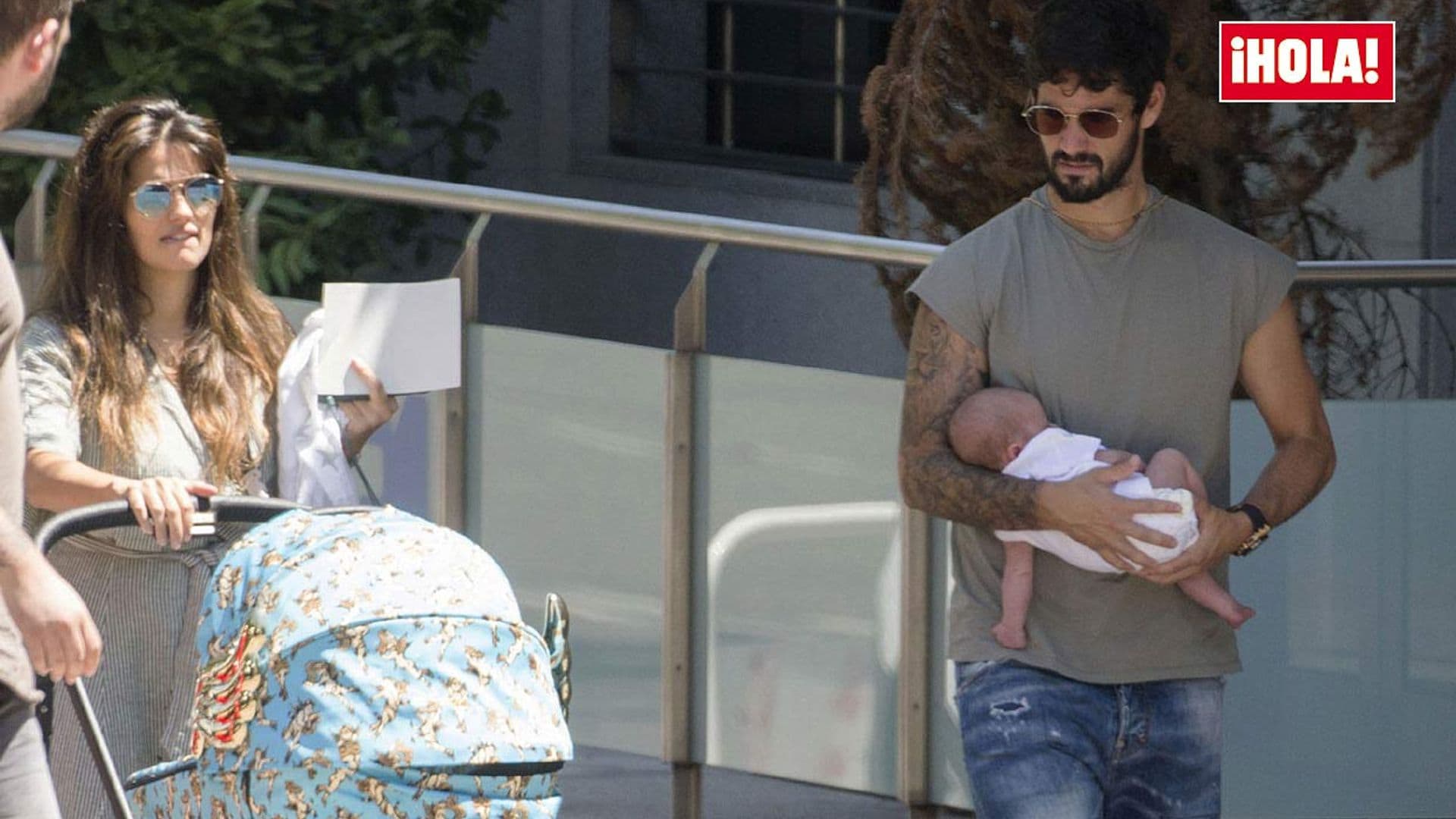 Isco y Sara Sálamo dos papás en prácticas entregados a los encantos del pequeño Theo