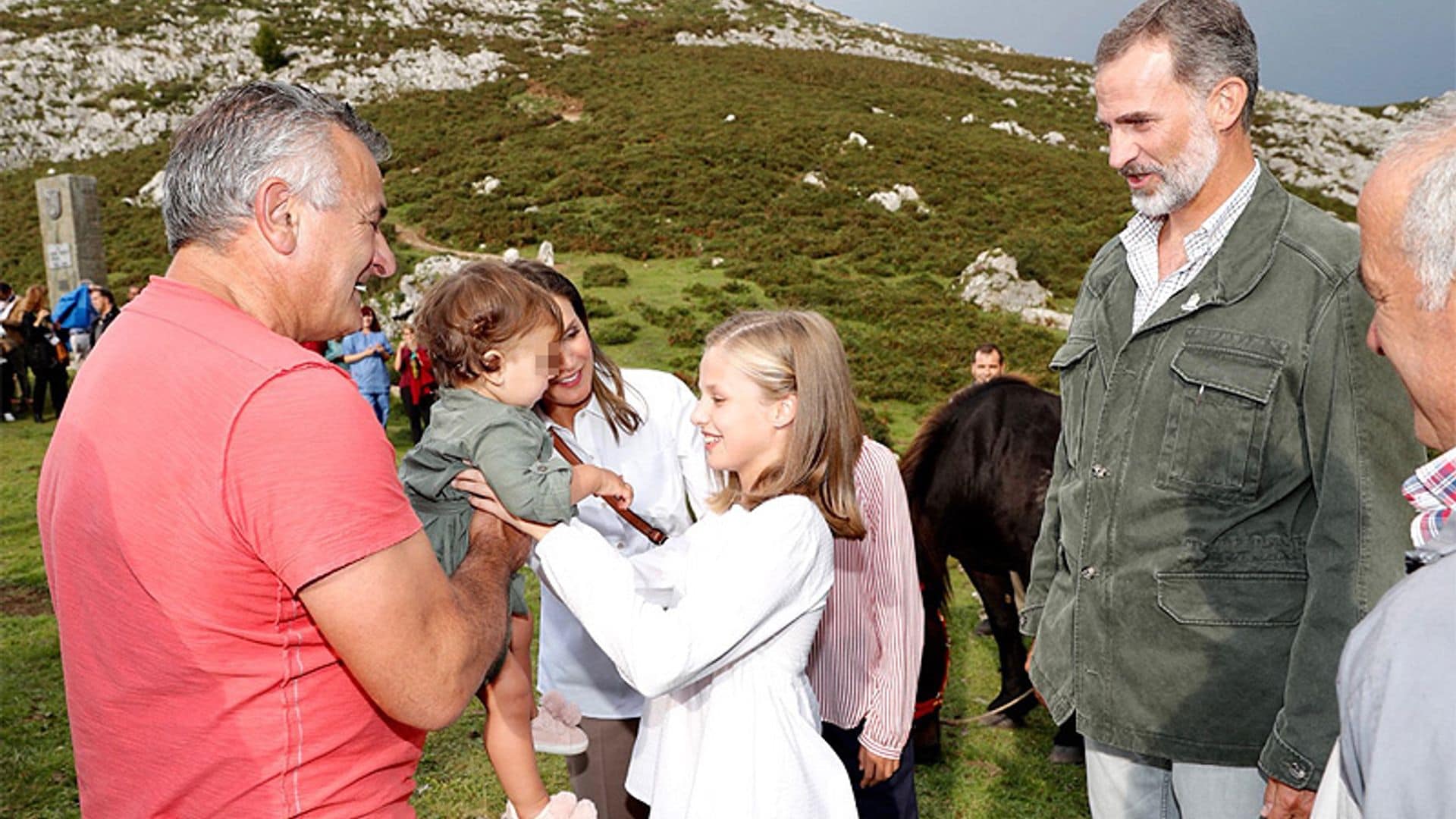 FOTOGALERÍA: La tierna imagen de la Princesa Leonor con la familia que le regaló su yegua