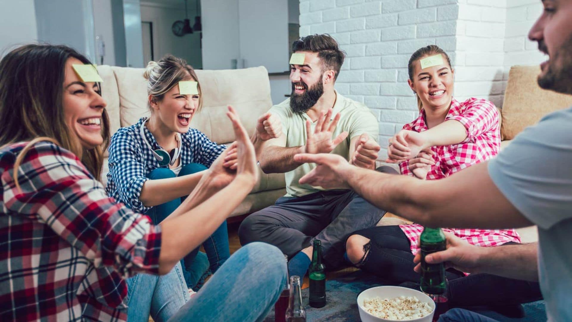 El secreto de la felicidad según Harvard: tus amigos (pero no todos)