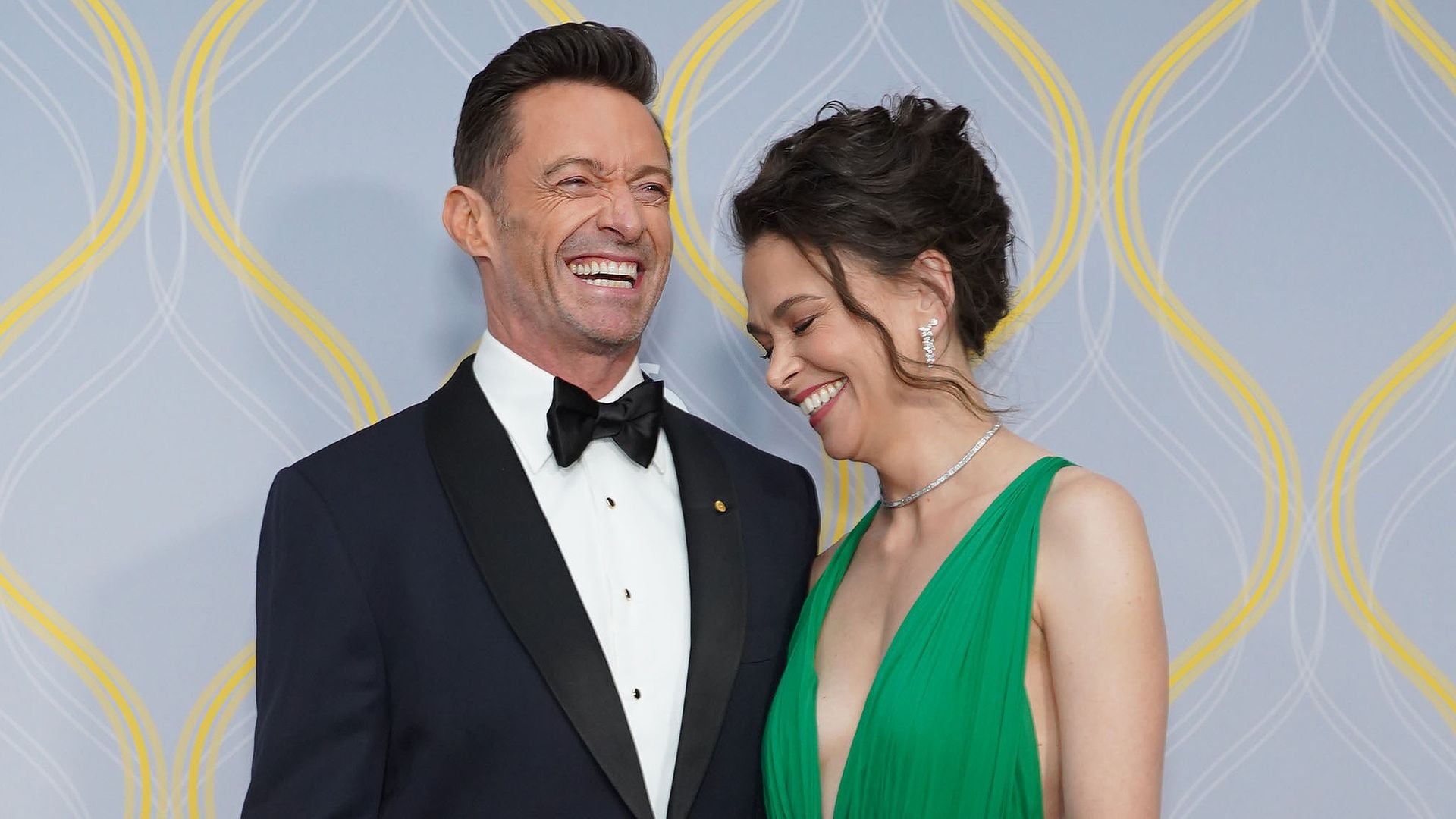 Hugh Jackman y Sutton Foster confirman su noviazgo con una romántica cita