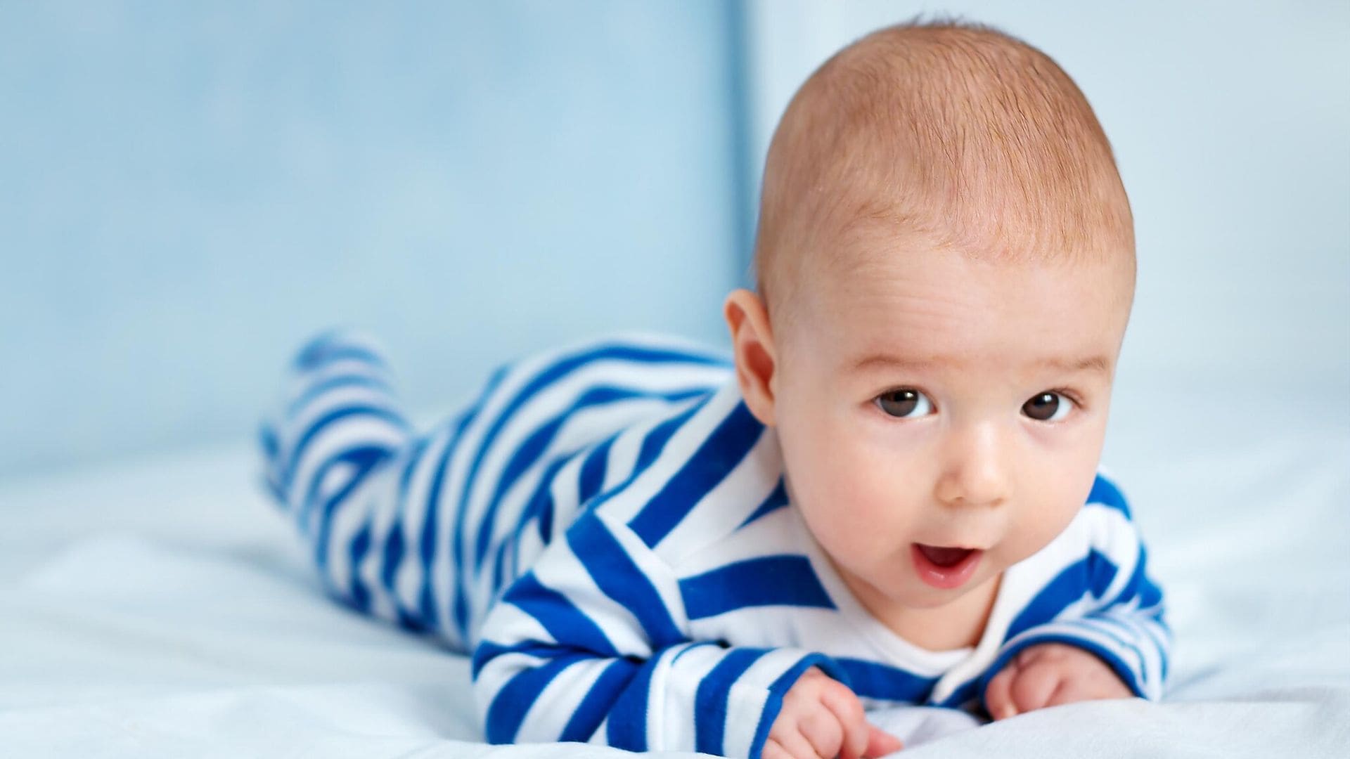 Veloces, amplios... ¿cómo deben ser los movimientos del bebé y qué pasa si no son así?