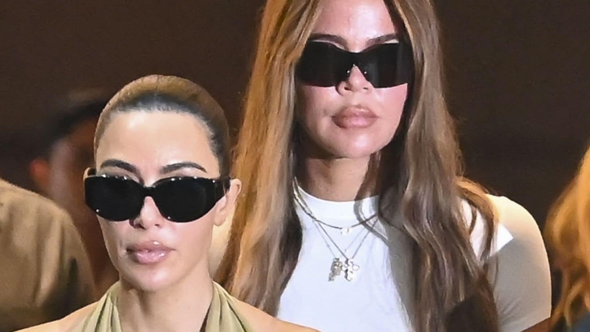 Kim y Khloe Kardashian ya están en Mumbai para la boda del hijo del magnate más rico de la India