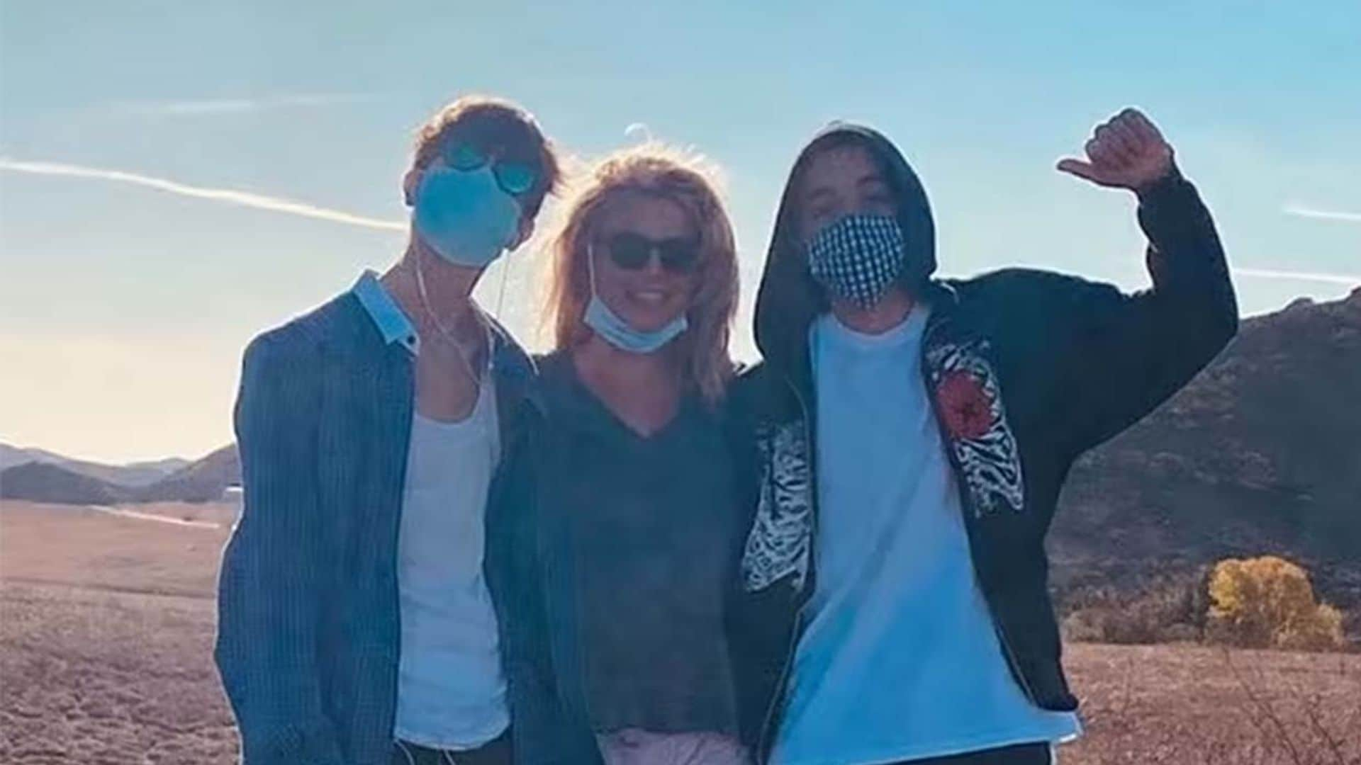 Los hijos adolescentes de Britney Spears, los grandes ausentes en la boda, le envían un cariñoso mensaje a su madre