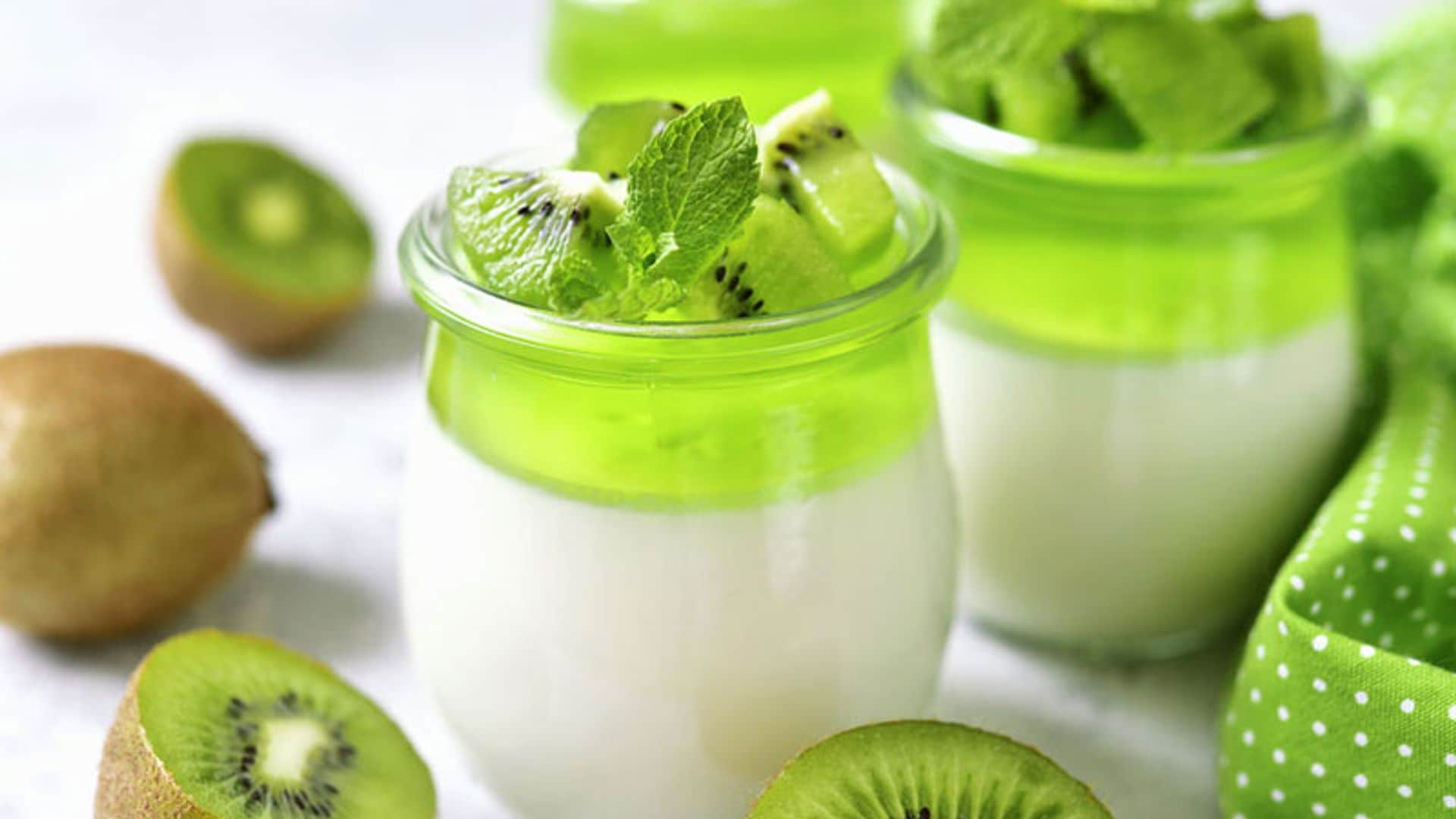 'Panna cotta' con gelatina de kiwi