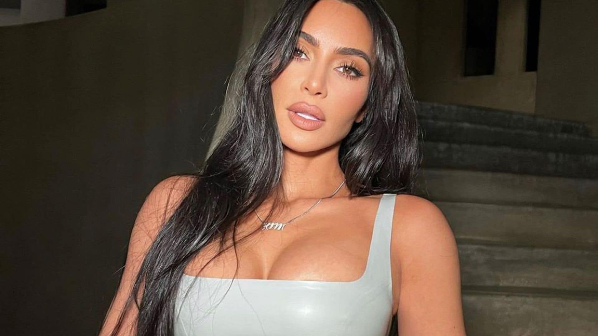 El nuevo corte 'bob' de Kim Kardashian genera una gran polémica y ¡tiene que ver con una de sus hermanas!
