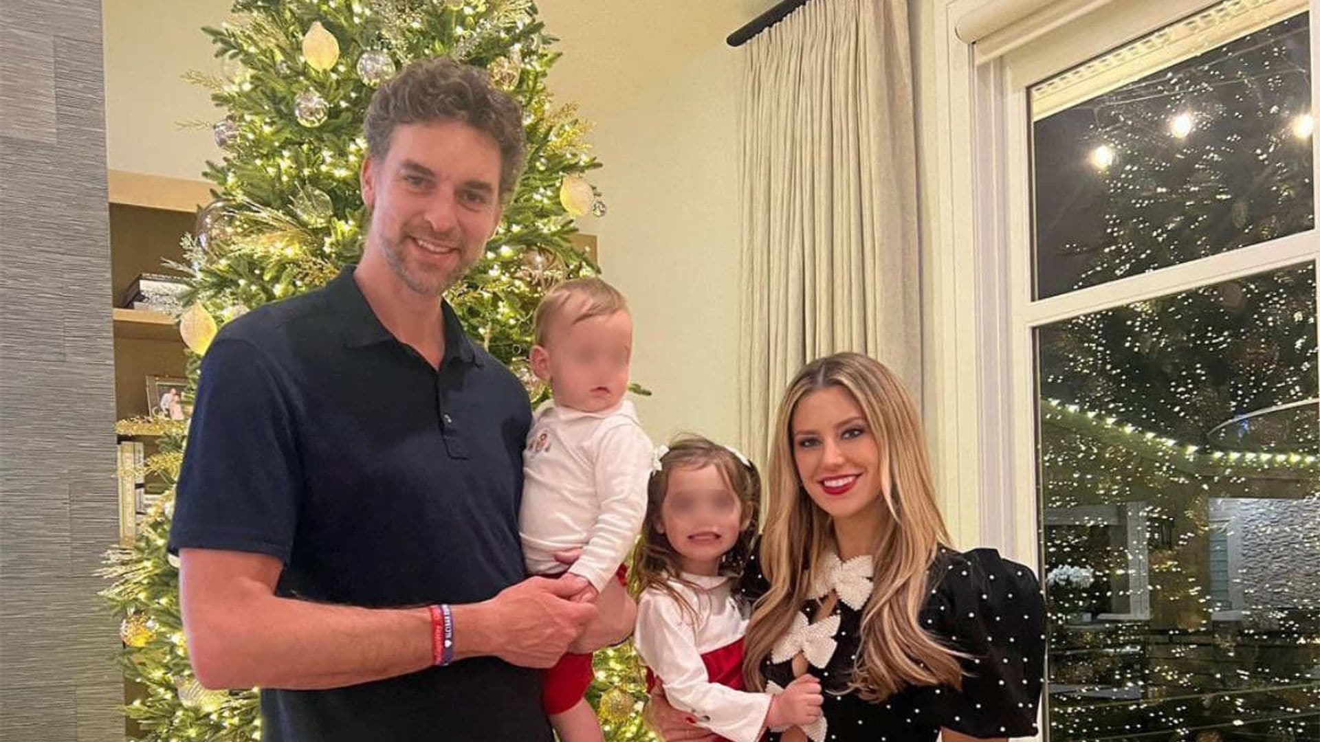 Pau Gasol, pura ternura en las fotografías navideñas con su mujer y sus dos hijos