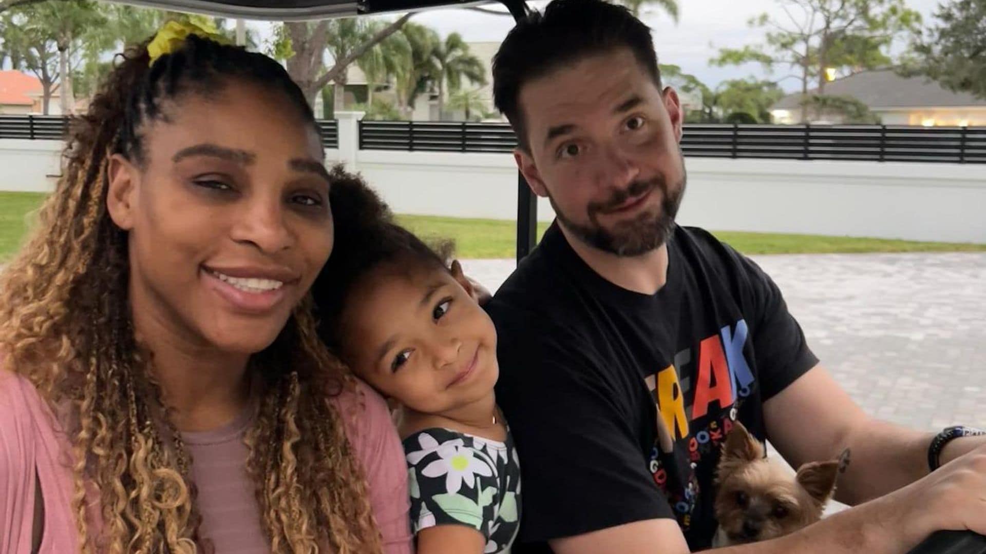 Serena Williams, de lo más feliz, comparte la primera foto de sus hijas juntas