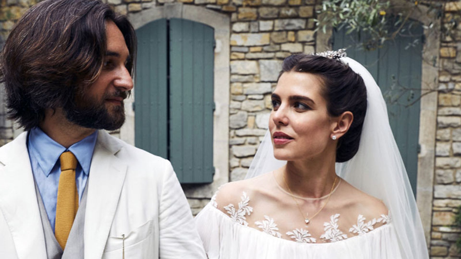 Las fotografías oficiales de la boda religiosa de Carlota Casiraghi y Dimitri Rassam