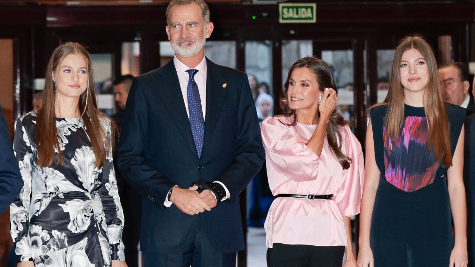 El reencuentro de Leonor y Sofía, junto a los Reyes, marca el concierto Premios Princesa de Asturias