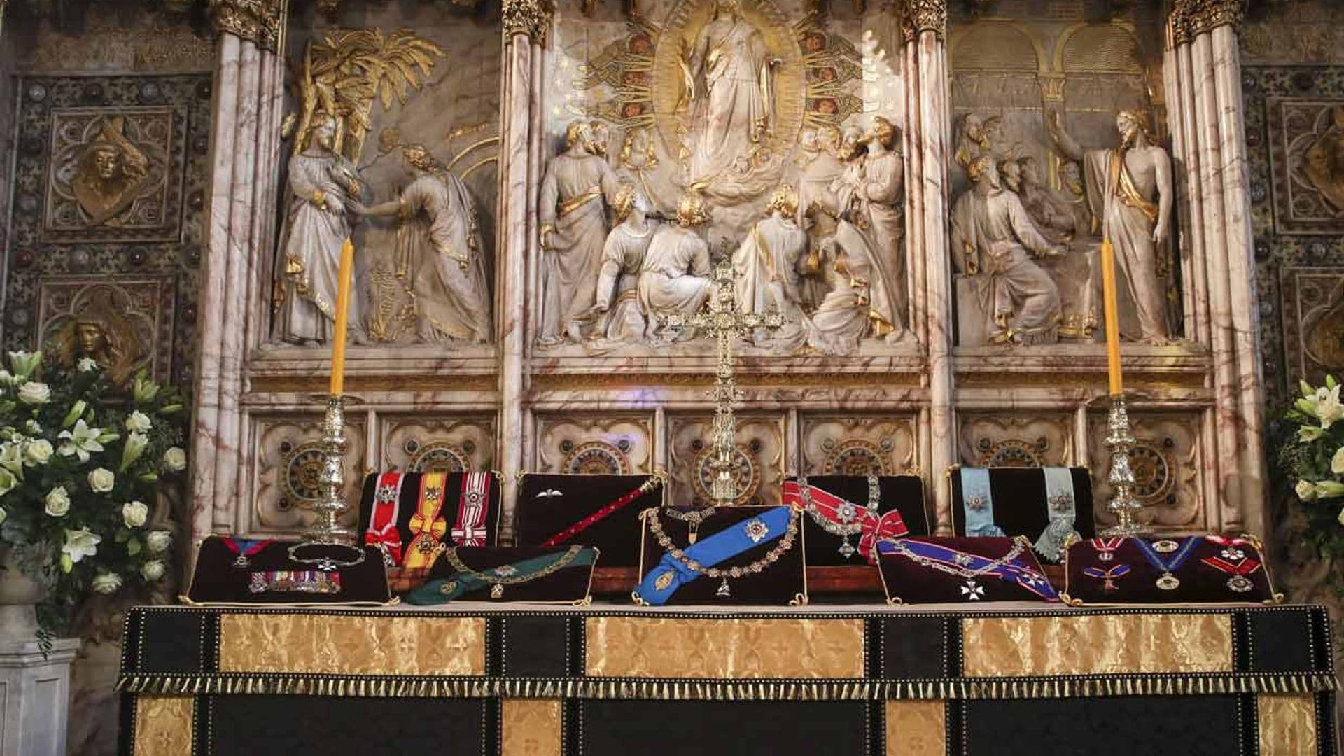 Su estandarte, el bastón, las medallas... Estas son las insignias que han acompañado al duque de Edimburgo en su funeral