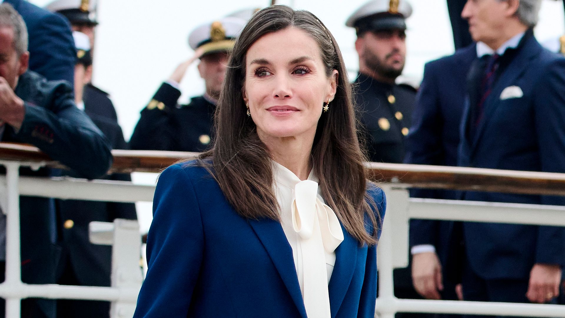 La reina Letizia sorprende con uno de los accesorios más usados en los 90