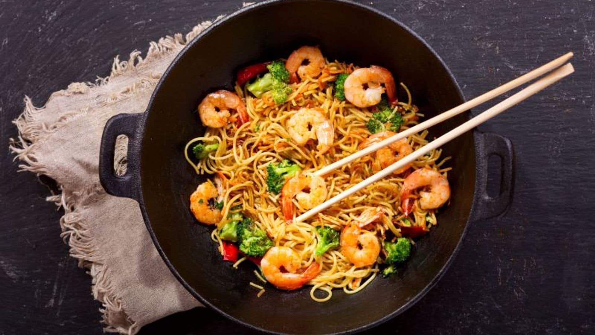 'Noodles dan dan' con gambas y bimi