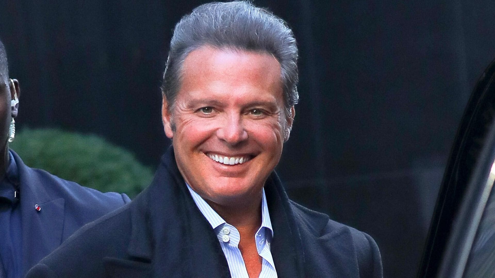 Luis Miguel reaparece en Miami feliz y con un look rejuvenecido