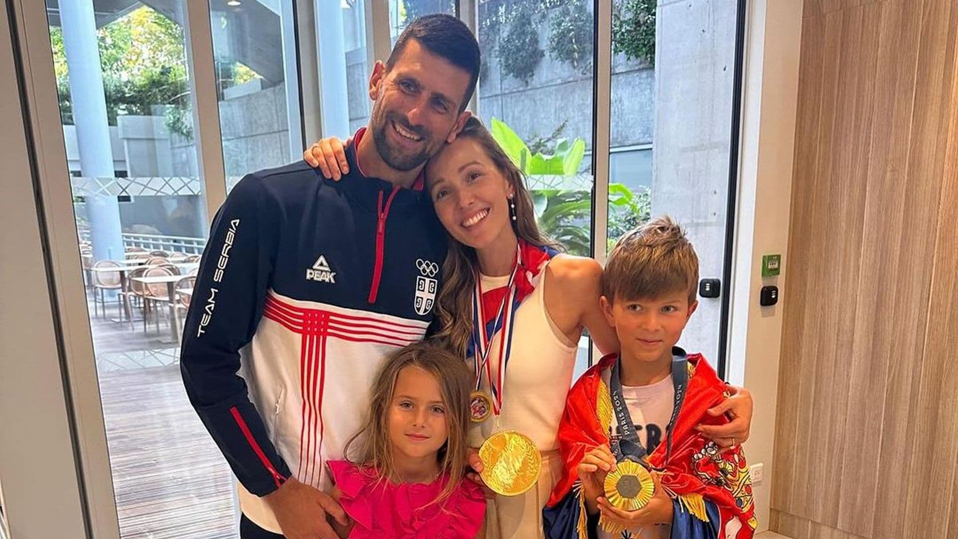 Novak Djokovic, con su familia