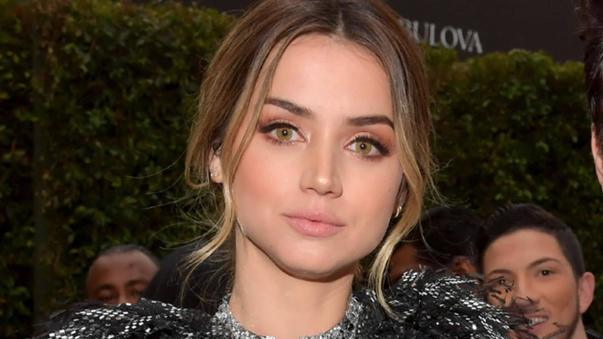 Ana de Armas juega al despiste: en el escenario con Edgar Ramírez y en el patio con su verdadero amor