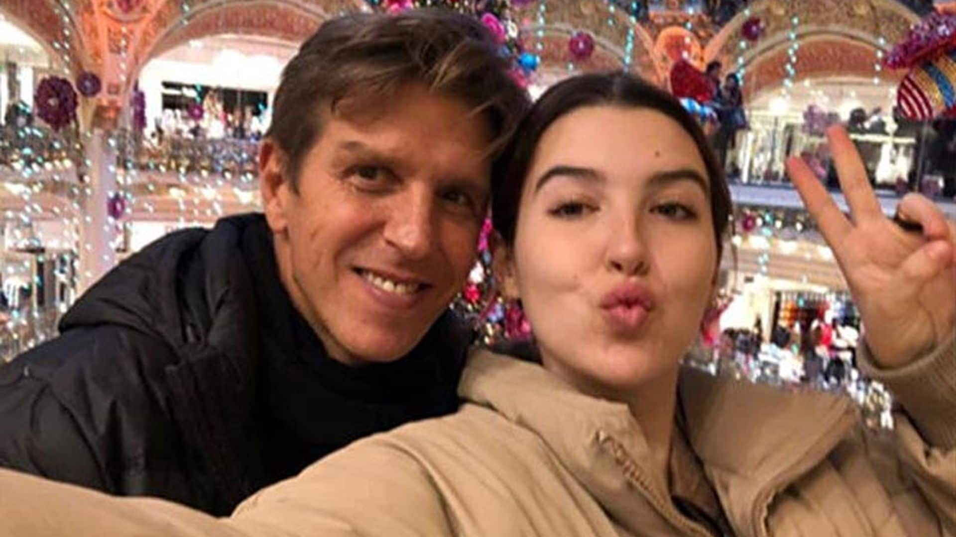 Alba Díaz sopla 20 velas en París con su padre, el mejor compañero de 'juergas'