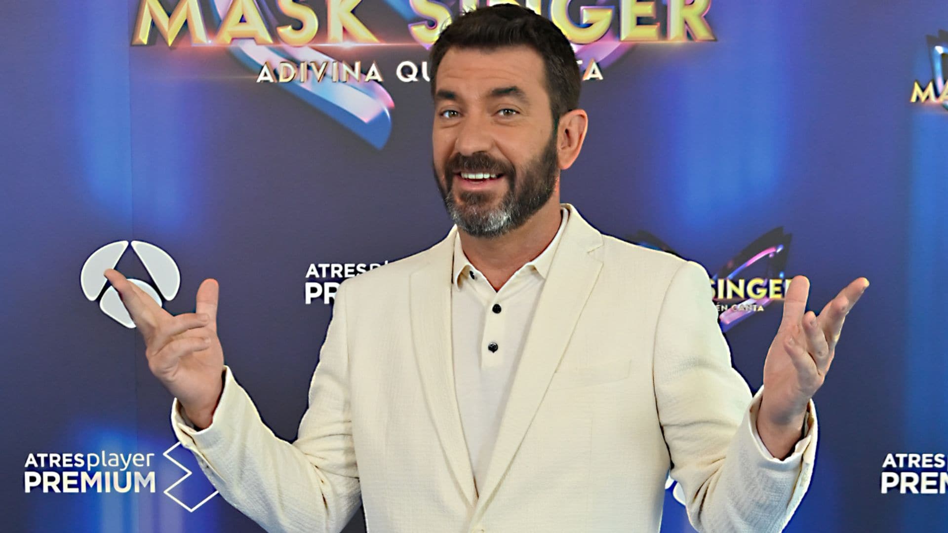 Arturo Valls habla sobre el papel de Ana Obregón en 'Mask Singer' y recuerda su debut como máscara en Uruguay