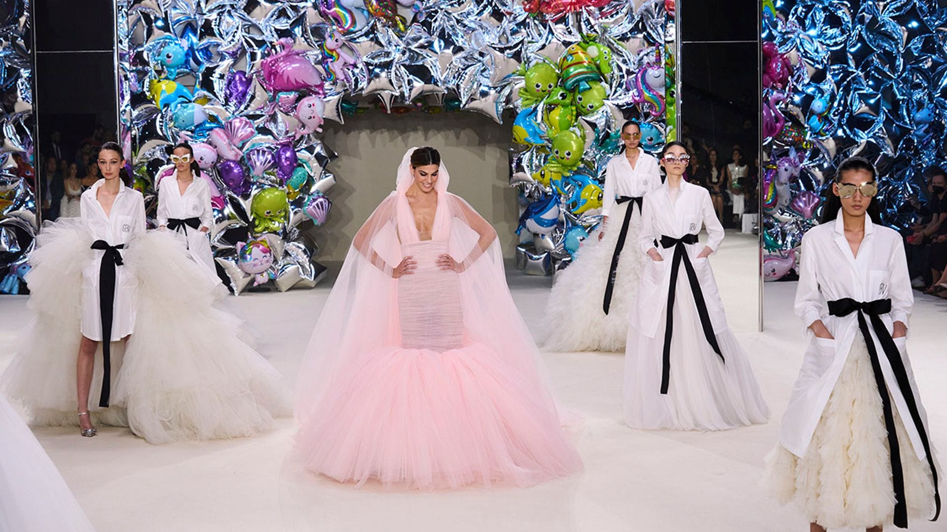 El flechazo de Giambattista Valli por el tul y los colores vibrantes