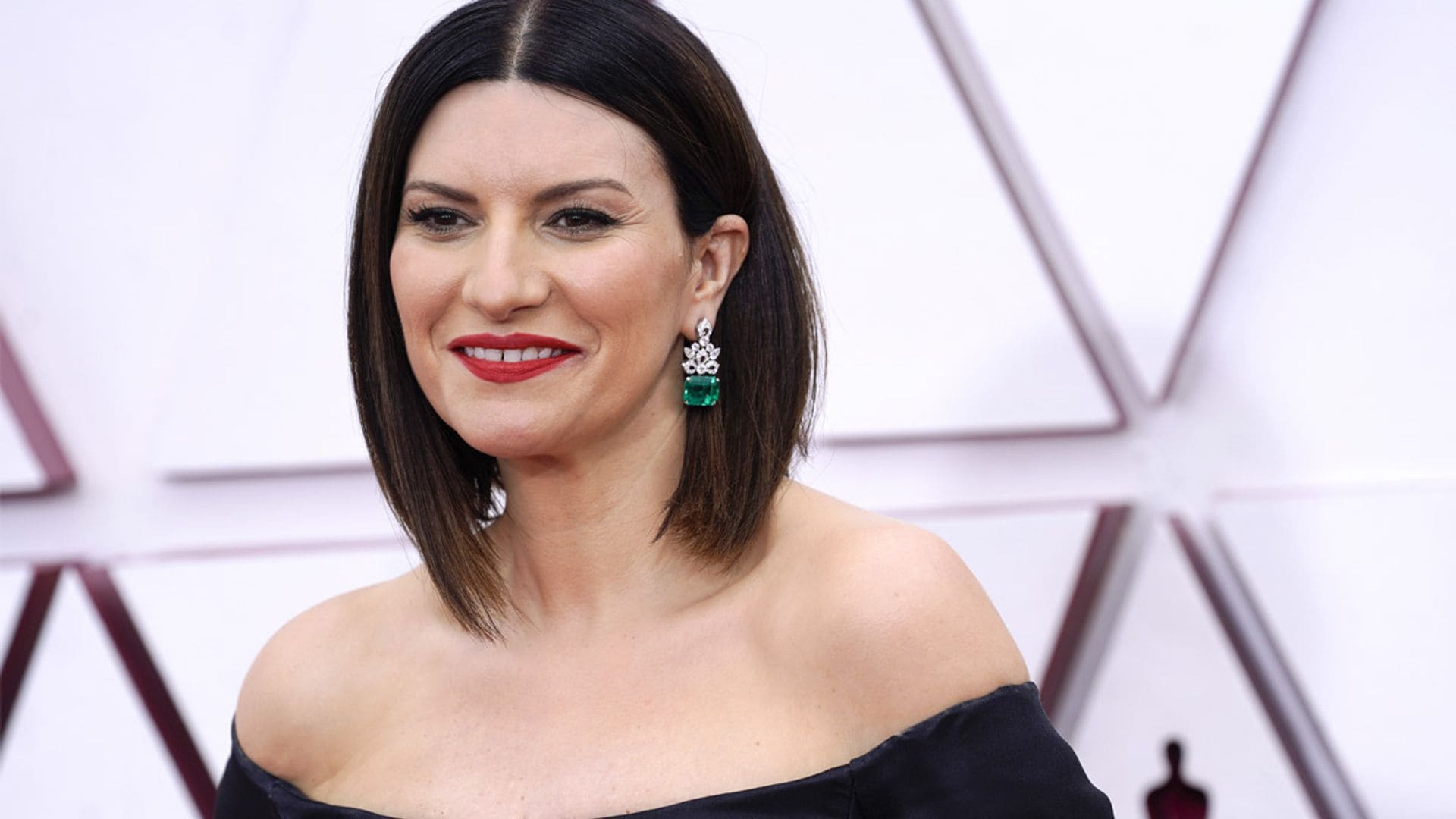 Laura Pausini lleva la elegancia de la Alta Costura italiana a los premios Oscar