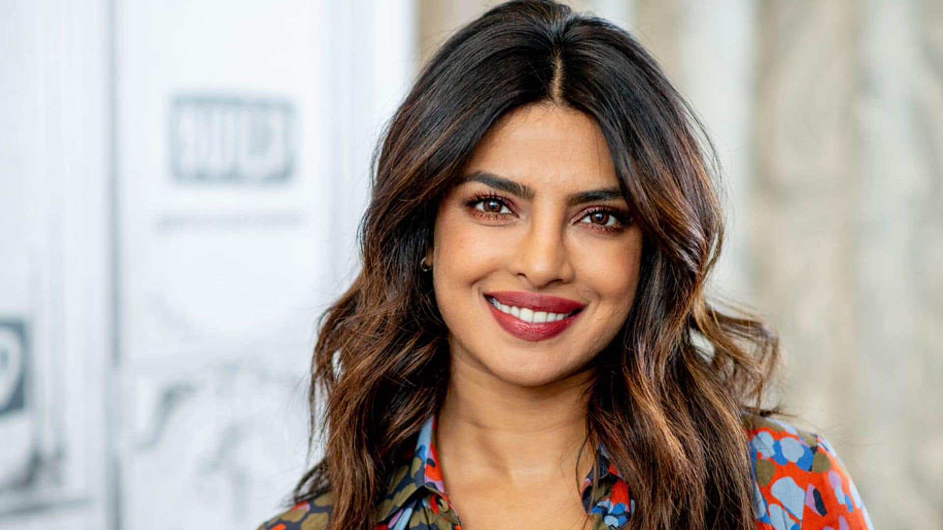 ¡Sencillísimo! El truco para lucir una melena saludable como la de Priyanka Chopra