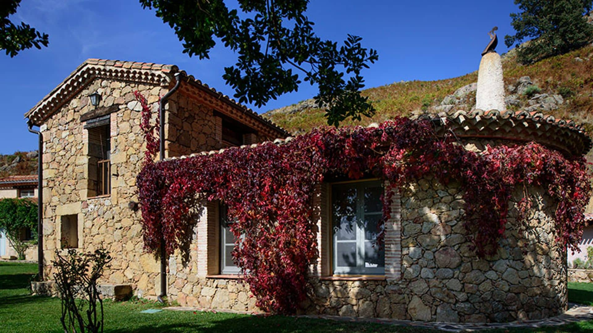 Un pueblo bonito, bosques y un refugio con chimenea… para ponerse en ruta ya