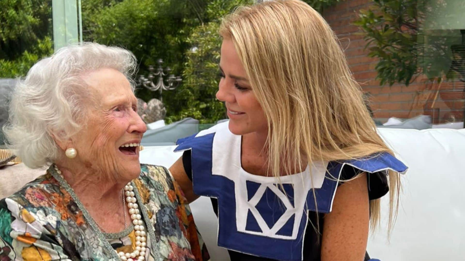 La alegría de Amelia Bono al reencontrarse con Malile, su tía de 104 años, en una celebración familiar