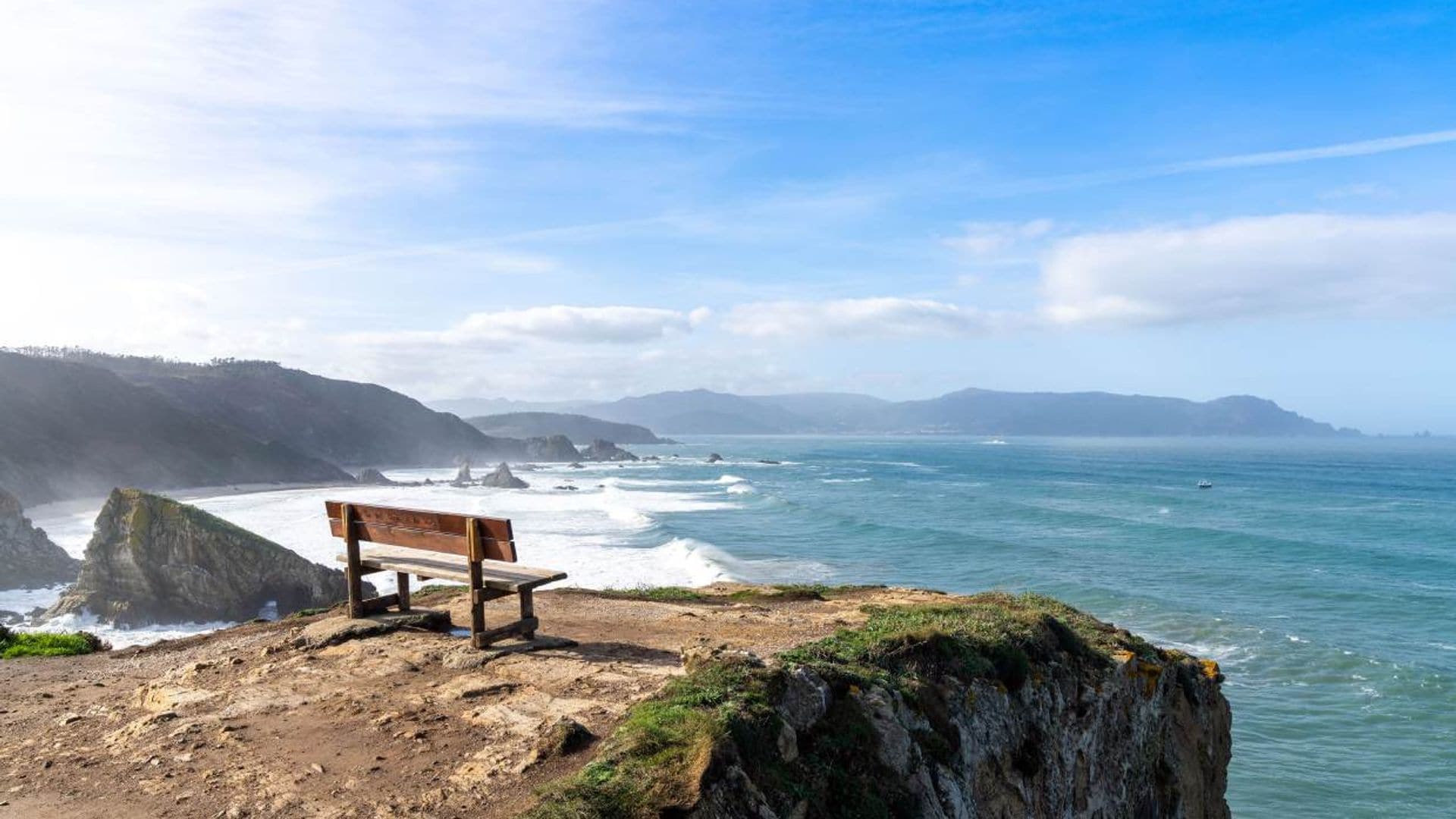 Los bancos con las mejores vistas al mar (además del de Loiba)