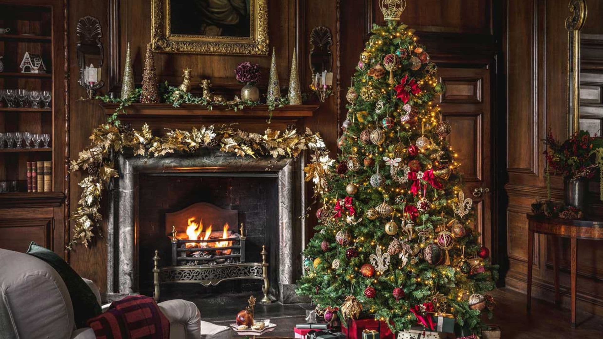 Cómo decorar la chimenea esta Navidad y hacer que sea la estrella del salón