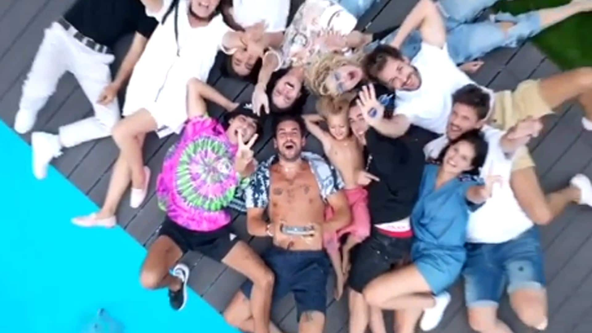 Mario Casas da por finalizado su cumple con un 'selfie' aéreo lleno de amor