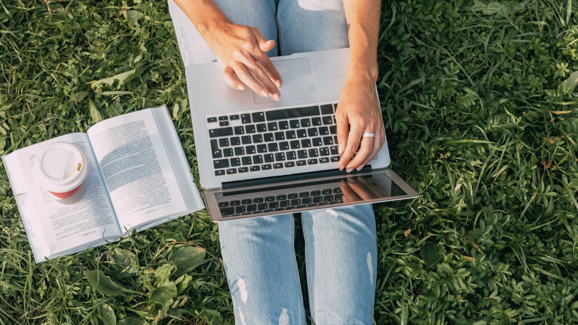 ¿Tu propósito de este año es aprender algo nuevo? Prueba con ChatGPT, estos libros te ayudarán