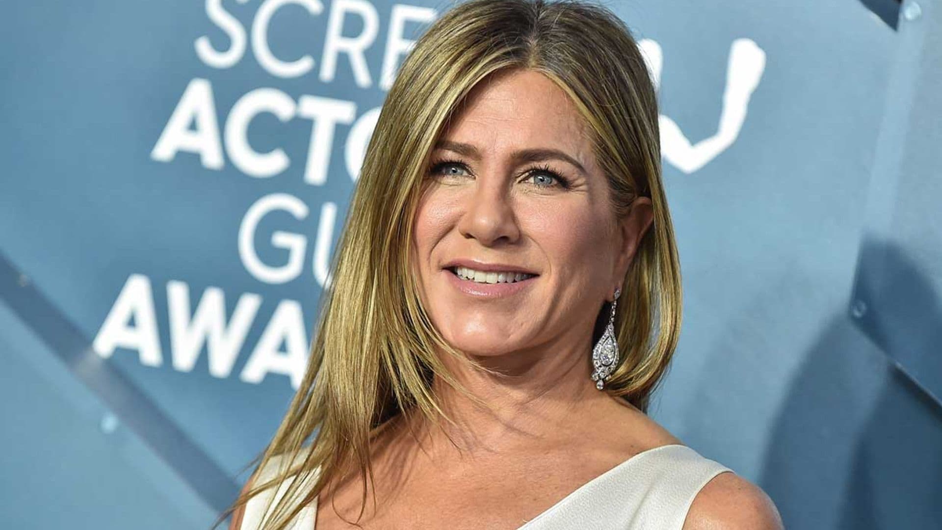 Jennifer Aniston invita a cinco fans al rodaje de 'Friends' a cambio de colaborar para la COVID-19