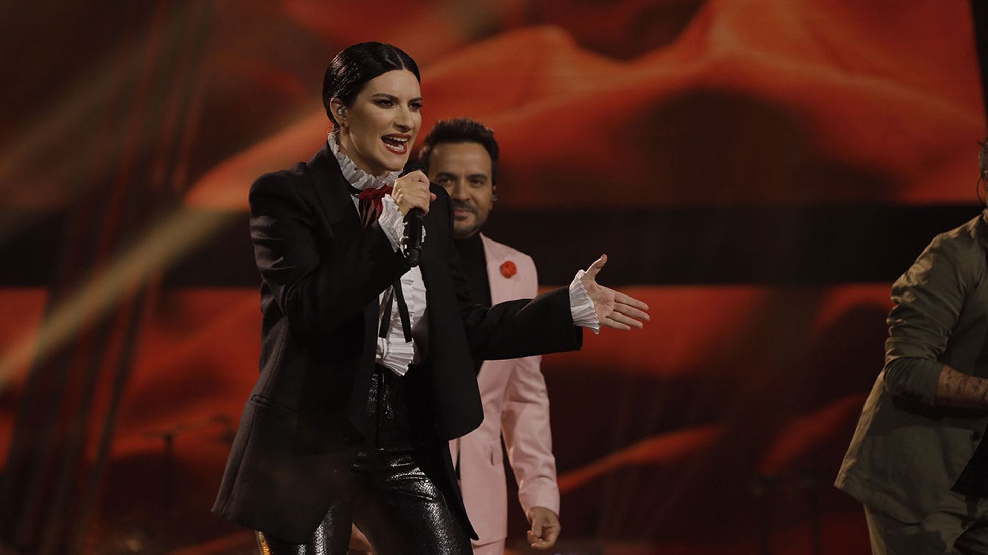 Noche de emociones para Laura Pausini en 'La Voz': de actuar con todos sus compañeros a decir adiós a dos de sus pupilos