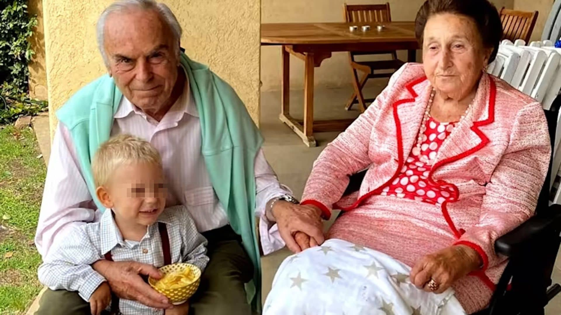 María Zurita celebra las bodas de oro de sus padres con un precioso homenaje junto a su hijo Carlos